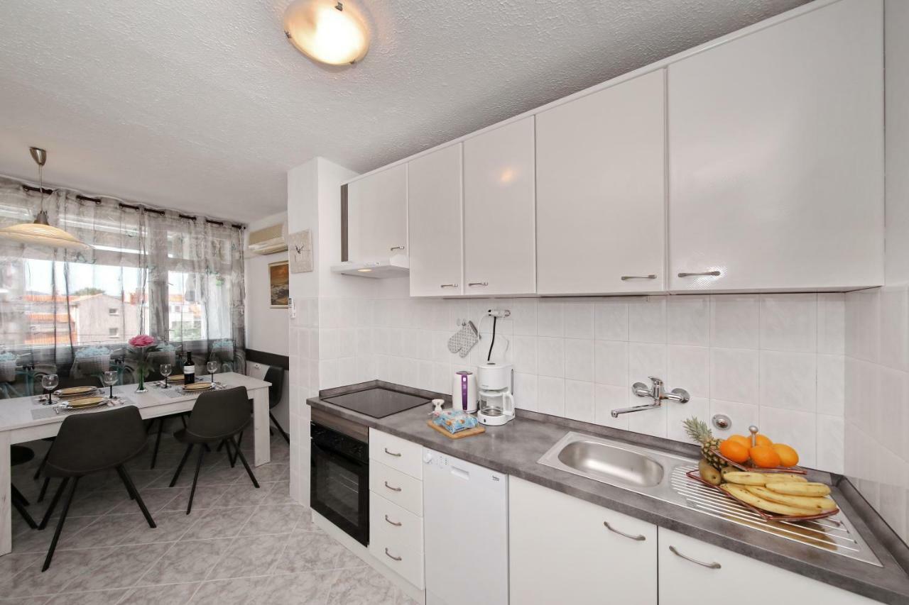 Apartman Lana In City Centre With Garage Zadar Extérieur photo