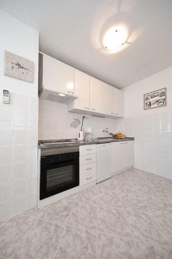 Apartman Lana In City Centre With Garage Zadar Extérieur photo